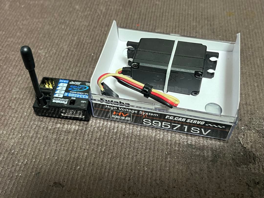Futaba S9571SV サーボとR334SBS-E SRモードセット