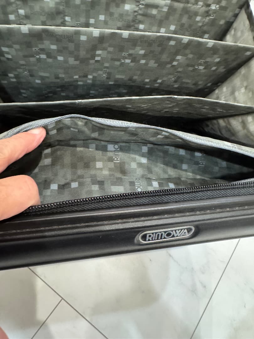 ビジネストローリー RIMOWA サルサ 黒 2輪 軽量 出張に良い機内持込可