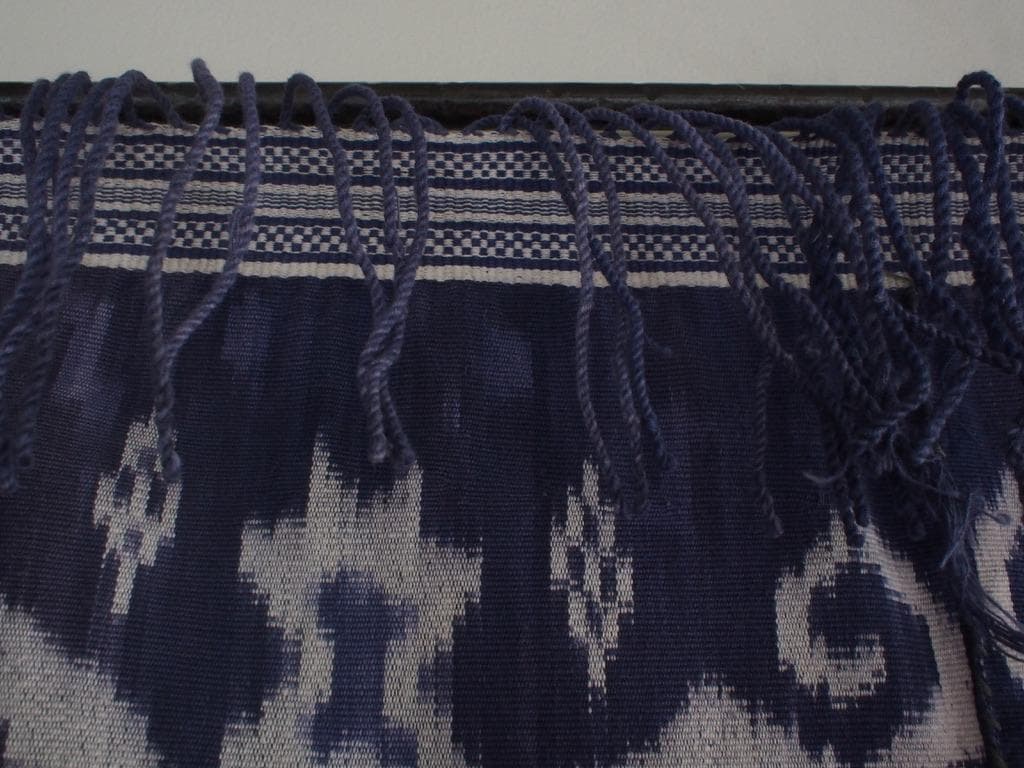 スンバ島藍染イカット