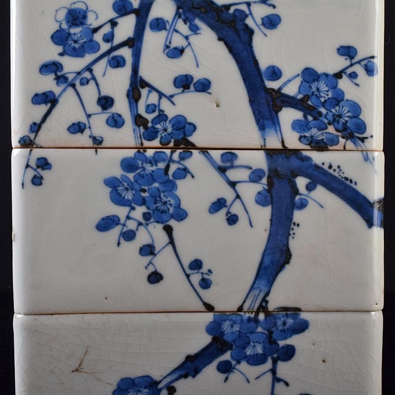 瀬戸焼　古瀬戸　染付　梅牡丹文　四方三段重箱　時代箱付　V　R8582