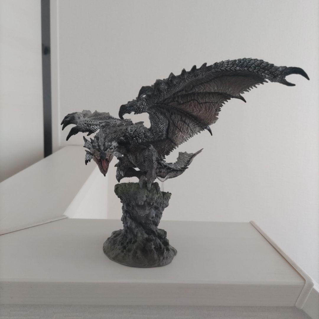 クリエイターズモデル リオレウス 希少種　モンスターハンター　銀【おまけ付き】