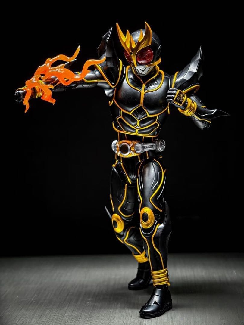 高品質 プラモデル BLOKEES 仮面ライダークウガ 可動式 フィギュア