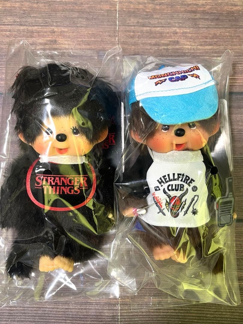 新品未開封 モンチッチ ストレンジャーシングス コラボ キーチェーン 2体セット