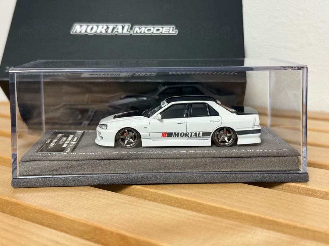 Mortal model 1/64 Nissan ER34 Skyline 白