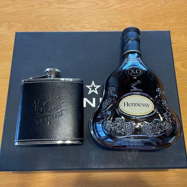 ヘネシーXO/ ZENITH 150rh Anniversary スキットル付属