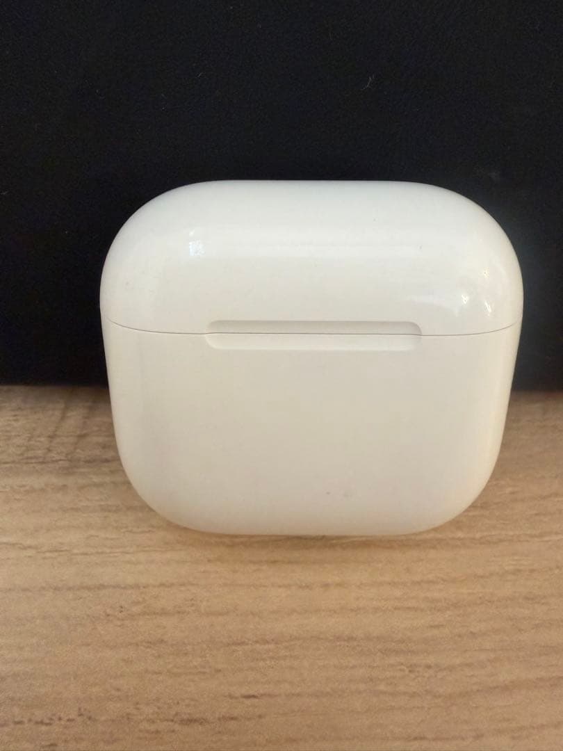 AirPods 4世代　ノイズキャンセリング搭載モデル