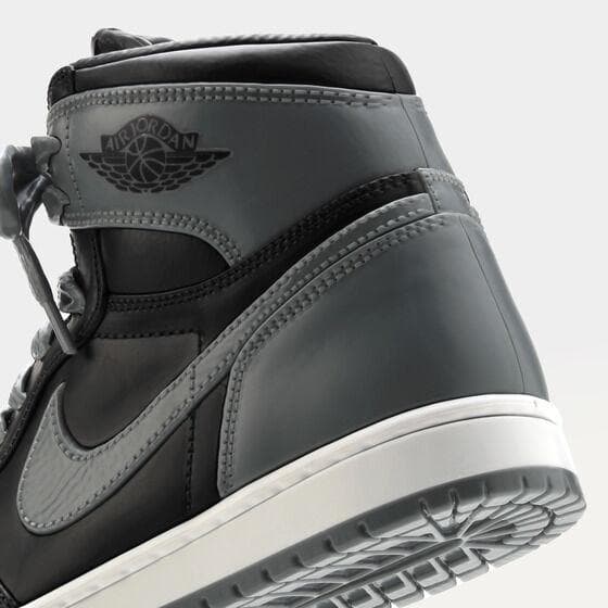 スニーカー”NIKE AIR JORDAN 1”プラモデルキット