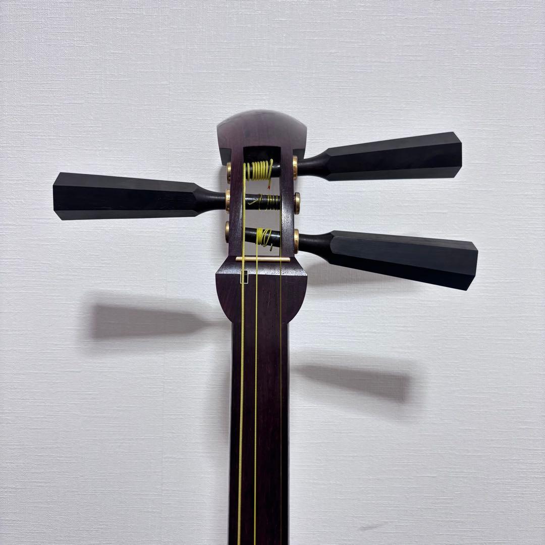 ■ 津軽三味線 子持 綾杉彫 紅木 二枚溝