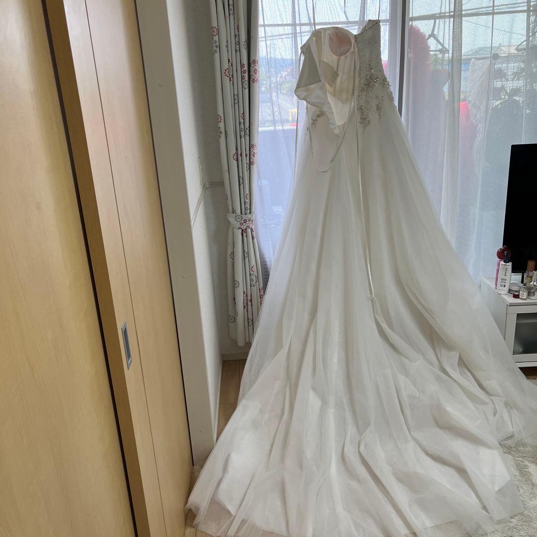 L*い様 最終お値下げ！超美品！エニーブライダル　長いトレーン　ゴージャスです