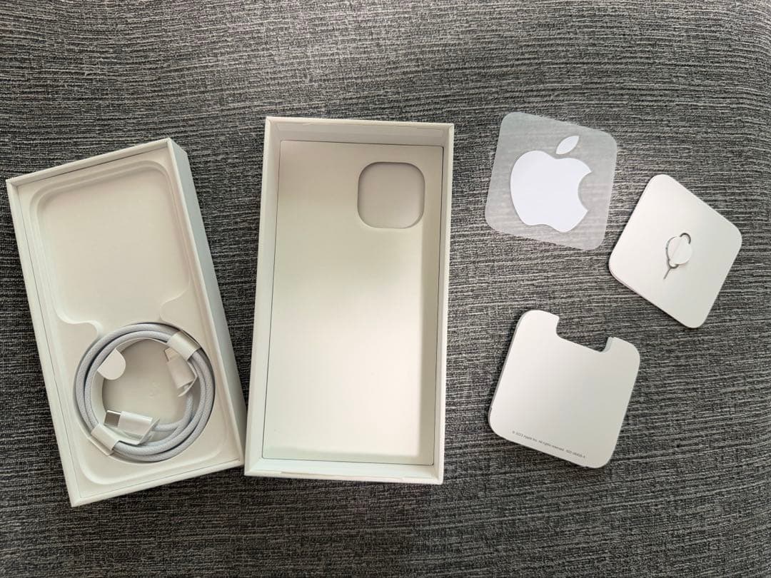 【美品】iPhone 15 128GB ピンク