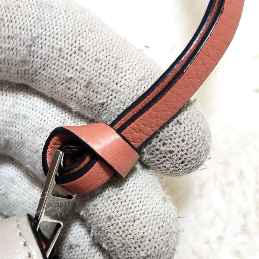 ✨極美品　正規品✨ロエベ　二つ折り　コンパクトジップウォレット　アナグラム　ロゴ