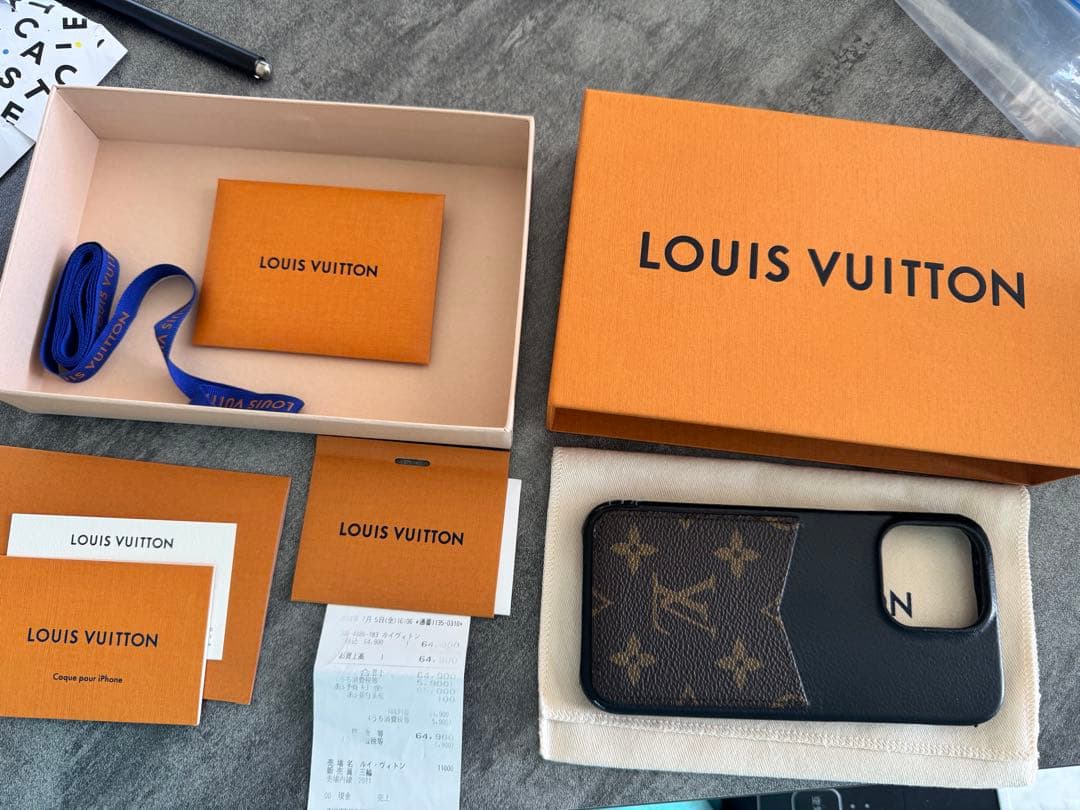 ルイヴィトン　iPhone15pro maxケース