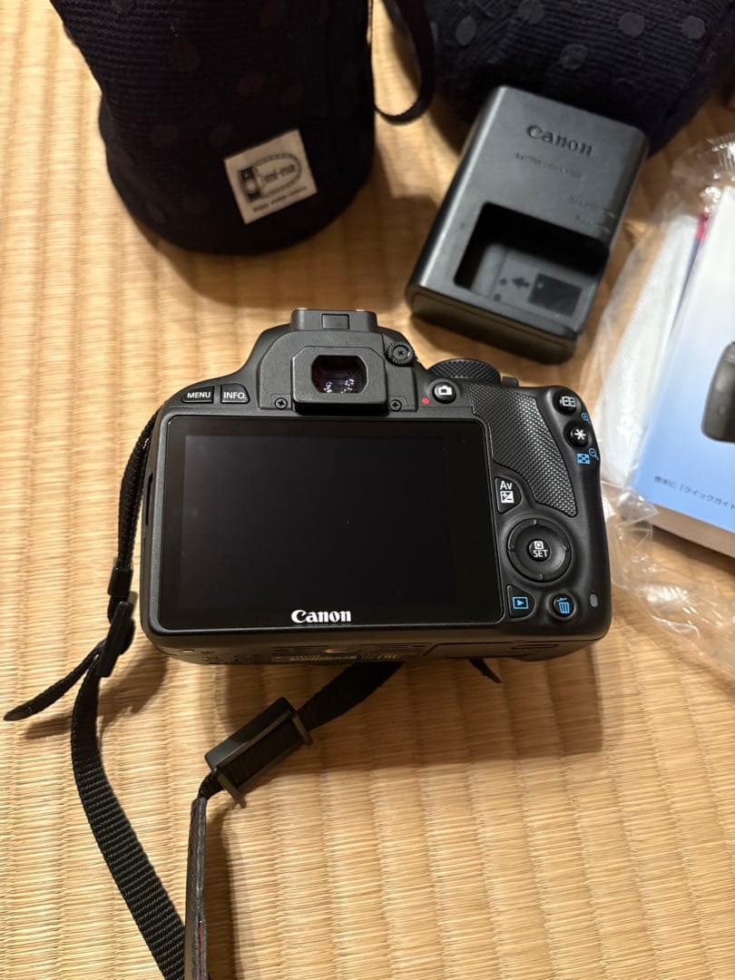 Canon EOS Kiss X7 デジタル一眼レフ2レンズセット、