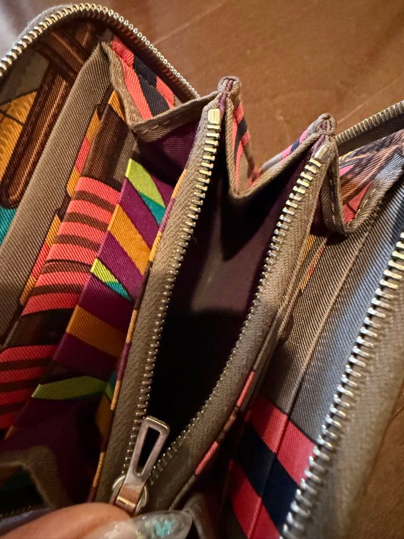 エルメス アザップ シルクイン コンパクト エトゥープ D刻印