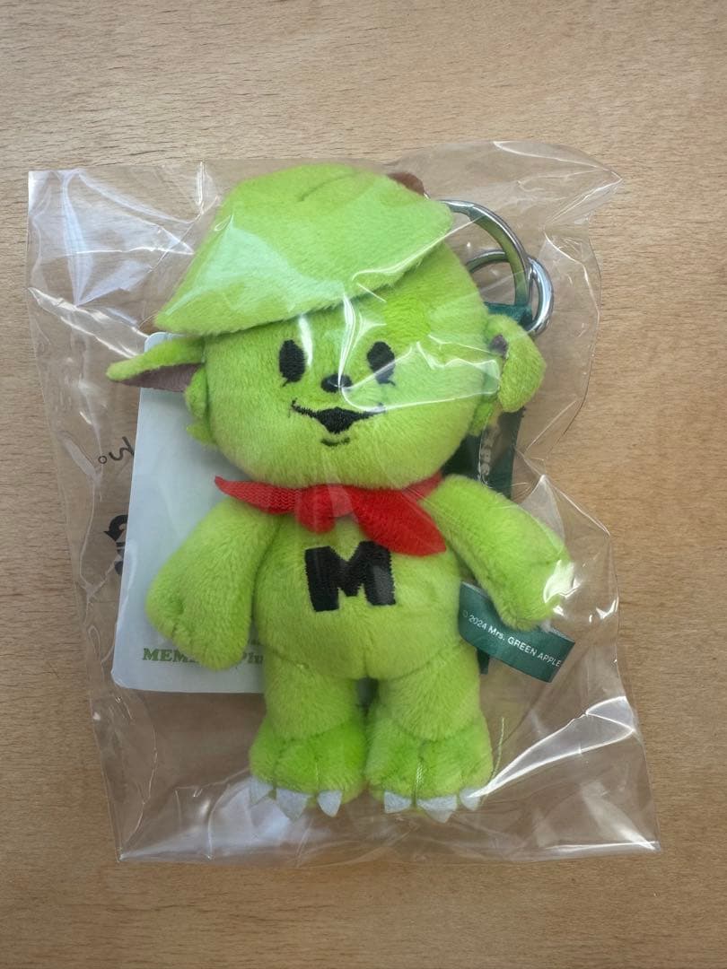 ミセスグリーンアップル　メメルキーホルダー 約10cm