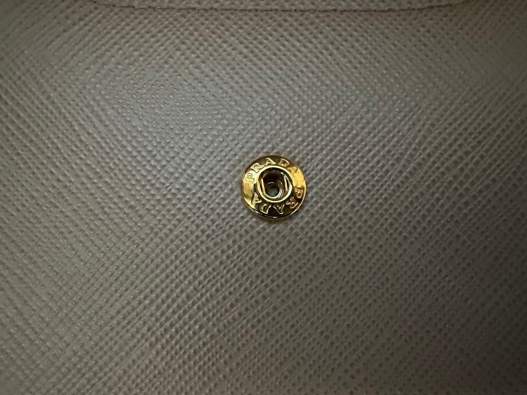 新品未使用　PRADAプラダ　チェーンウォレット