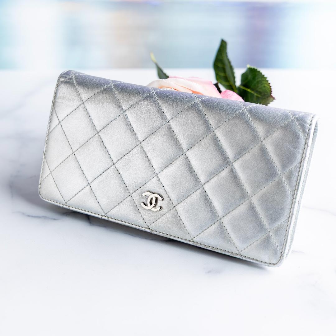 CHANEL マトラッセ ラムスキン 二つ折り長財布 財布 シルバー