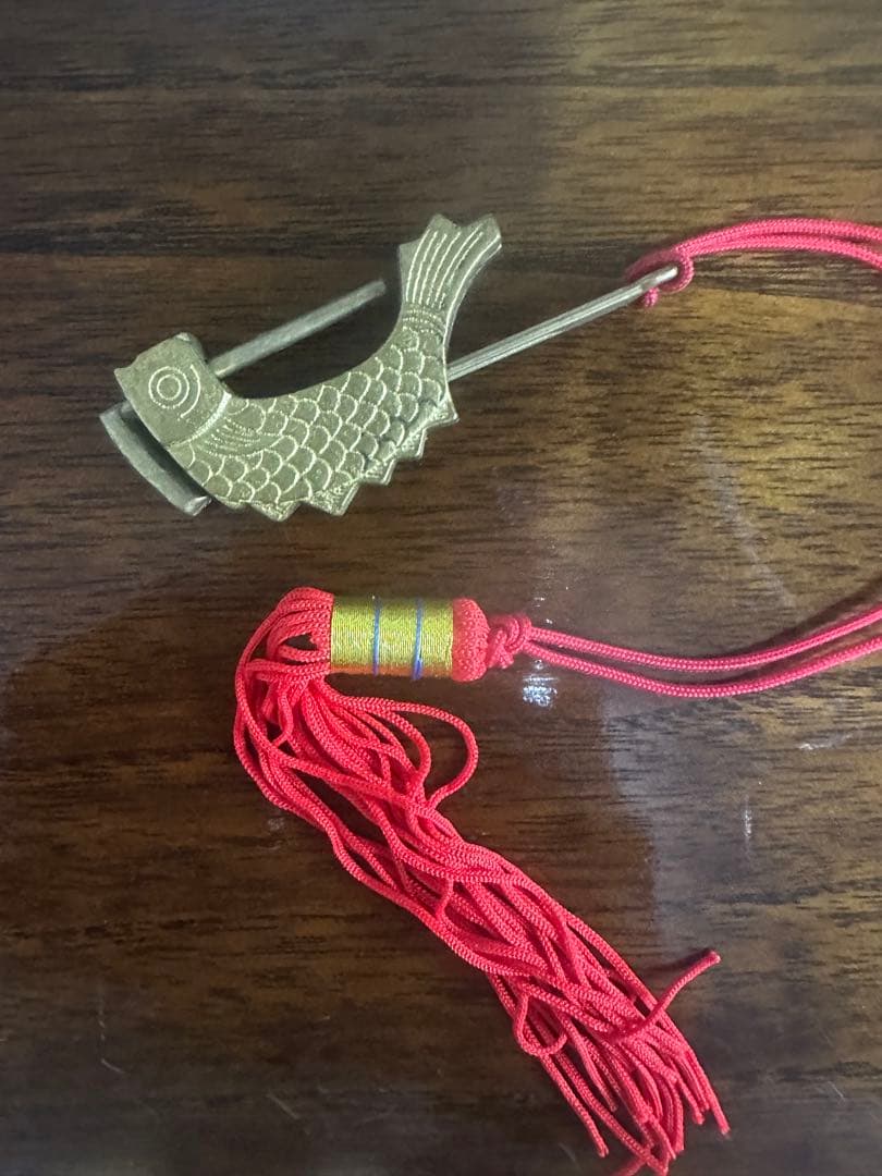 【希少】昔の薬箱箪笥 多引き出し 木製 真鍮金具 魚鍵付き 彫刻文字 古民家