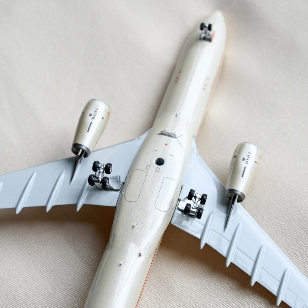 エティハド航空 A330-300 旧塗装 Phoenix 1/400