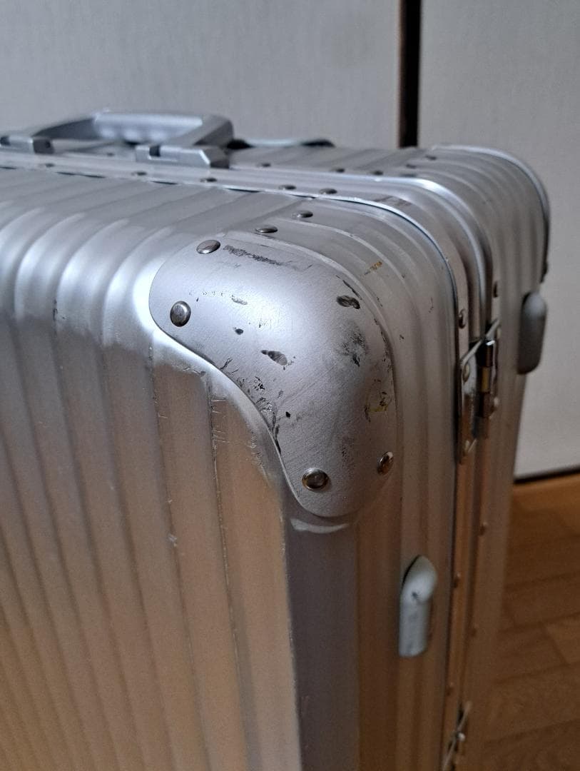 リモア　スーツケース　トパーズ シルバー　82L　4輪マルチホイール