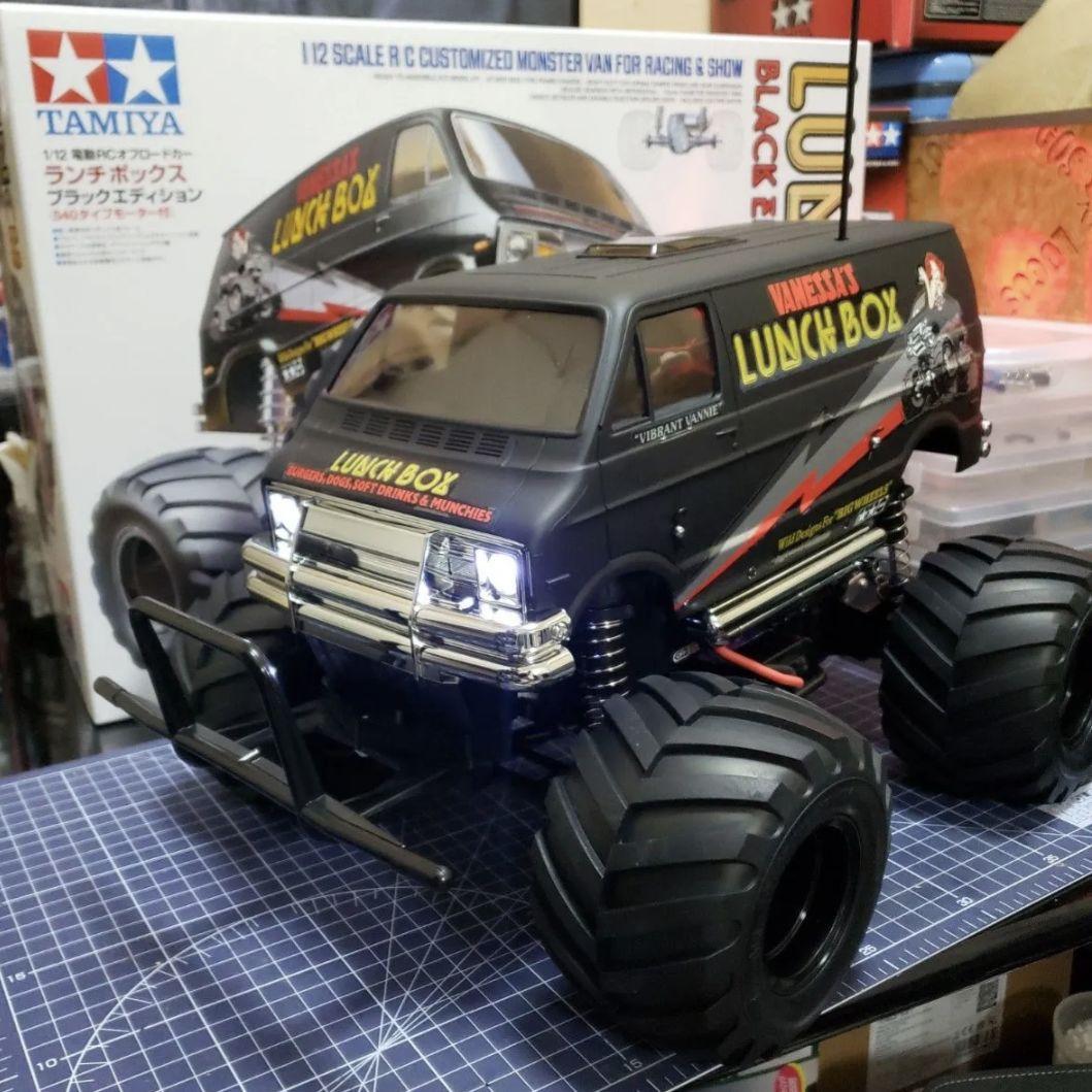 タミヤ ランチボックス ブラックエディション フルベア、サーボ、LED付き