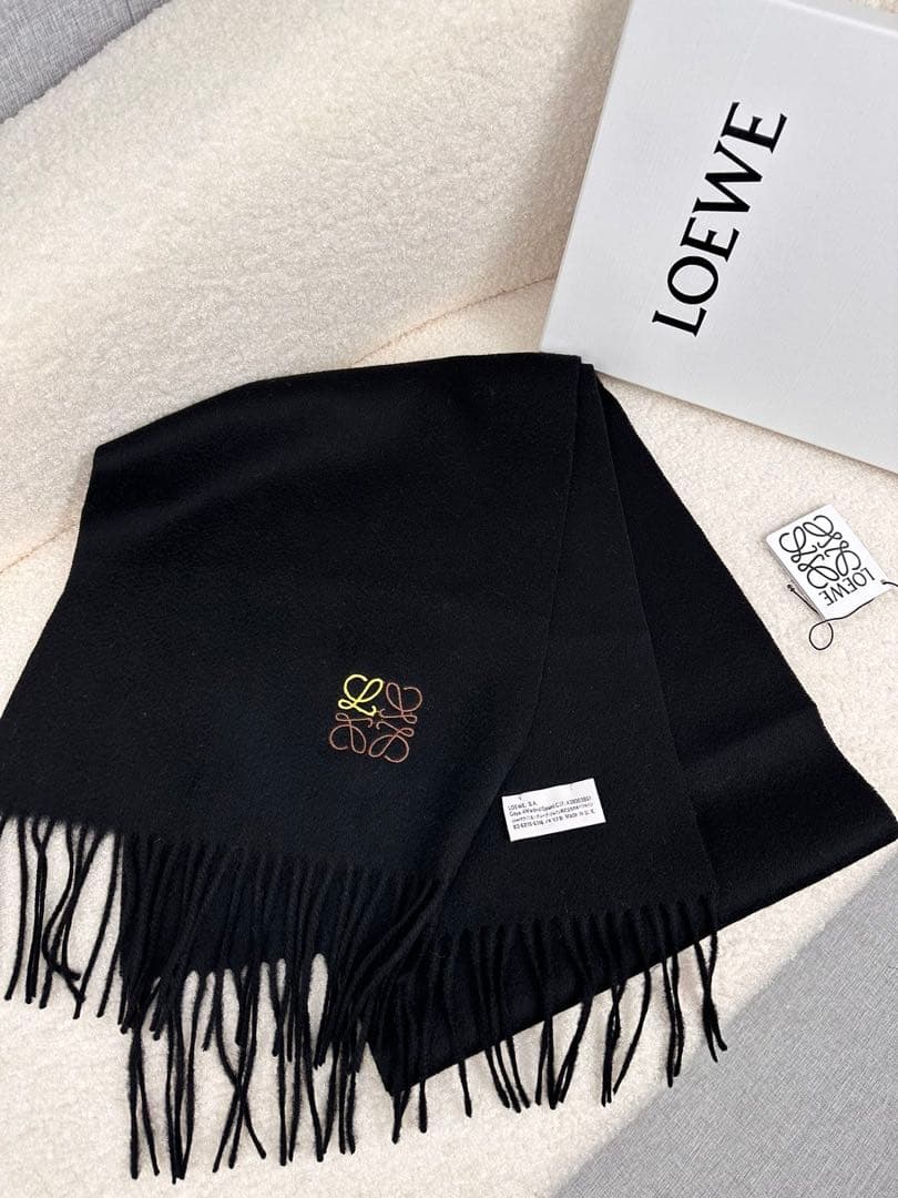LOEWE ブラック マフラー　カシミヤ フリンジ付き　30×180㎝