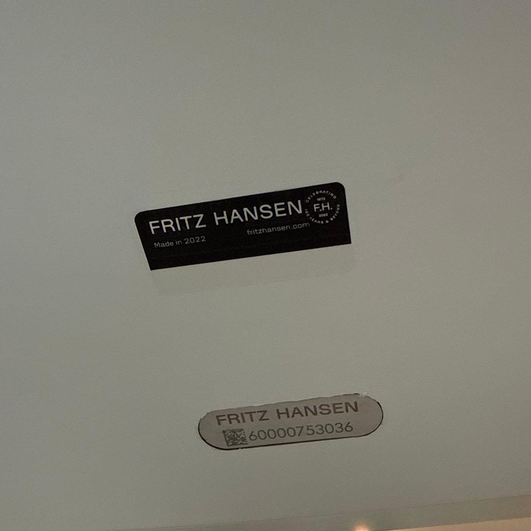 Fritz Hansen テーブル FH125