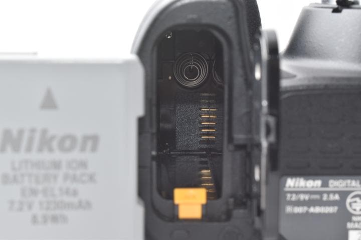 【元箱付き】ニコン Nikon D5300 デジタル一眼レフカメラ