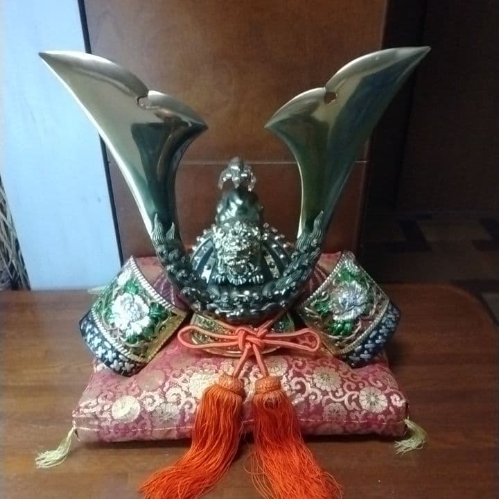 伝統的な日本の兜