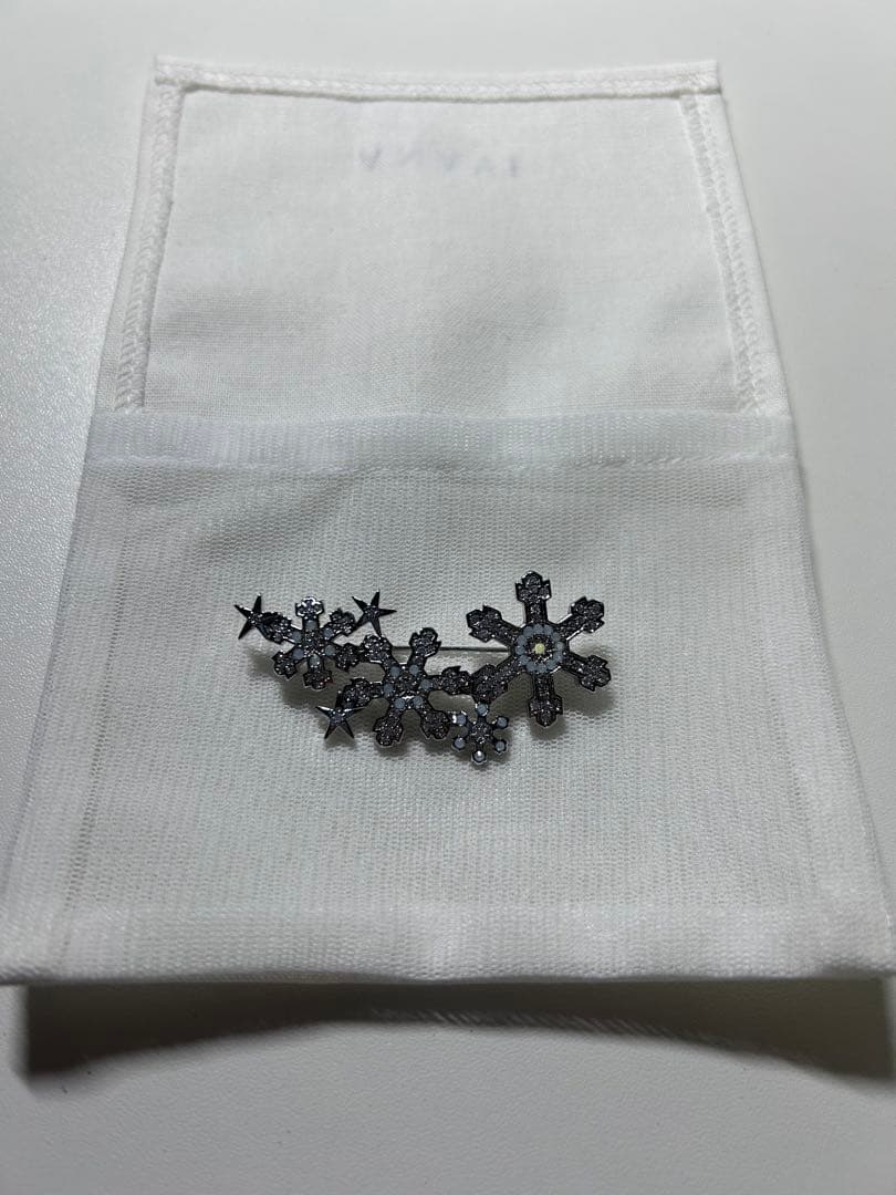 ANAYI ブローチ