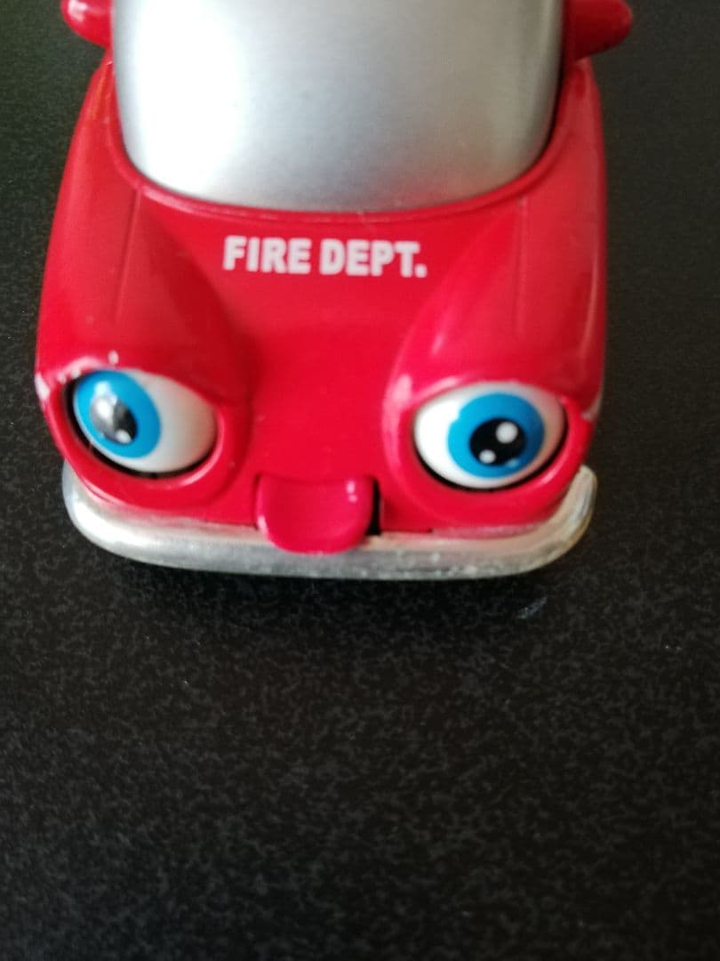 2台にしました！ブリキ外国パトカー赤レッド