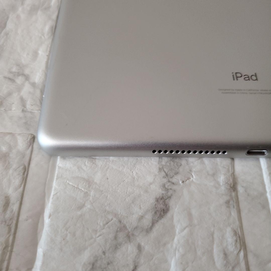 239 iPad 7世代 128GB SIMフリー シルバー