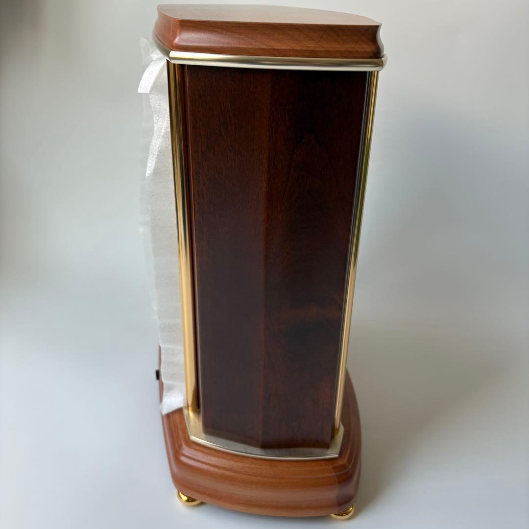 新品未使用　セイコーメロディ置時計エンブレム　木象嵌　電波置き時計　HW528B