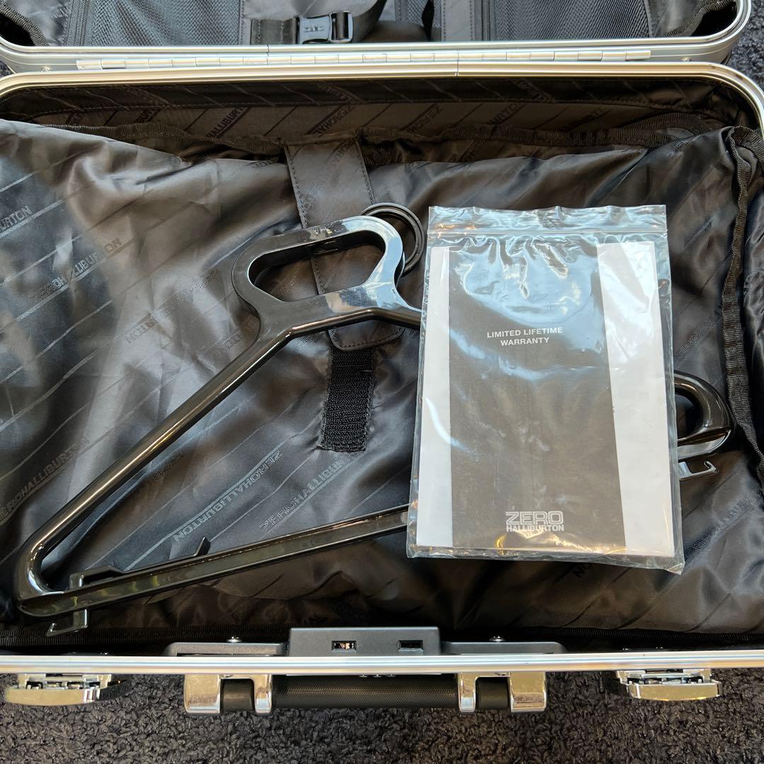 ゼロハリバートンZERO HALLIBURTON スーツケース 31L 2輪