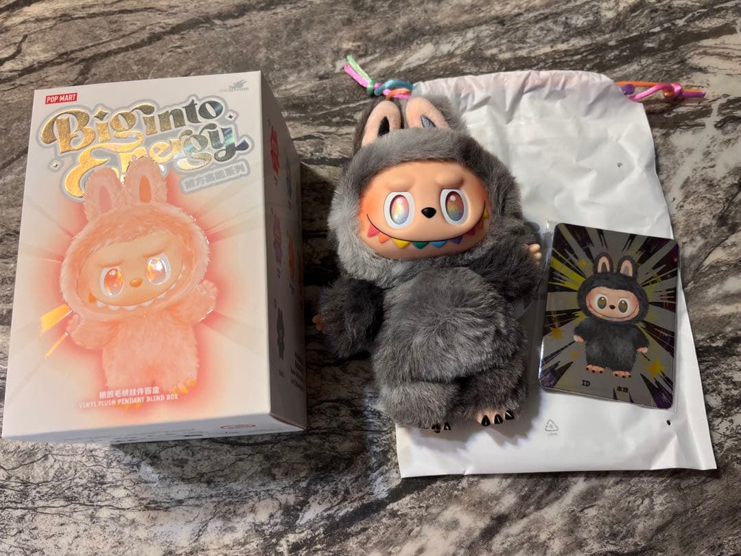 LABUBU Big into Energy ラブブ シークレット ID 正規品