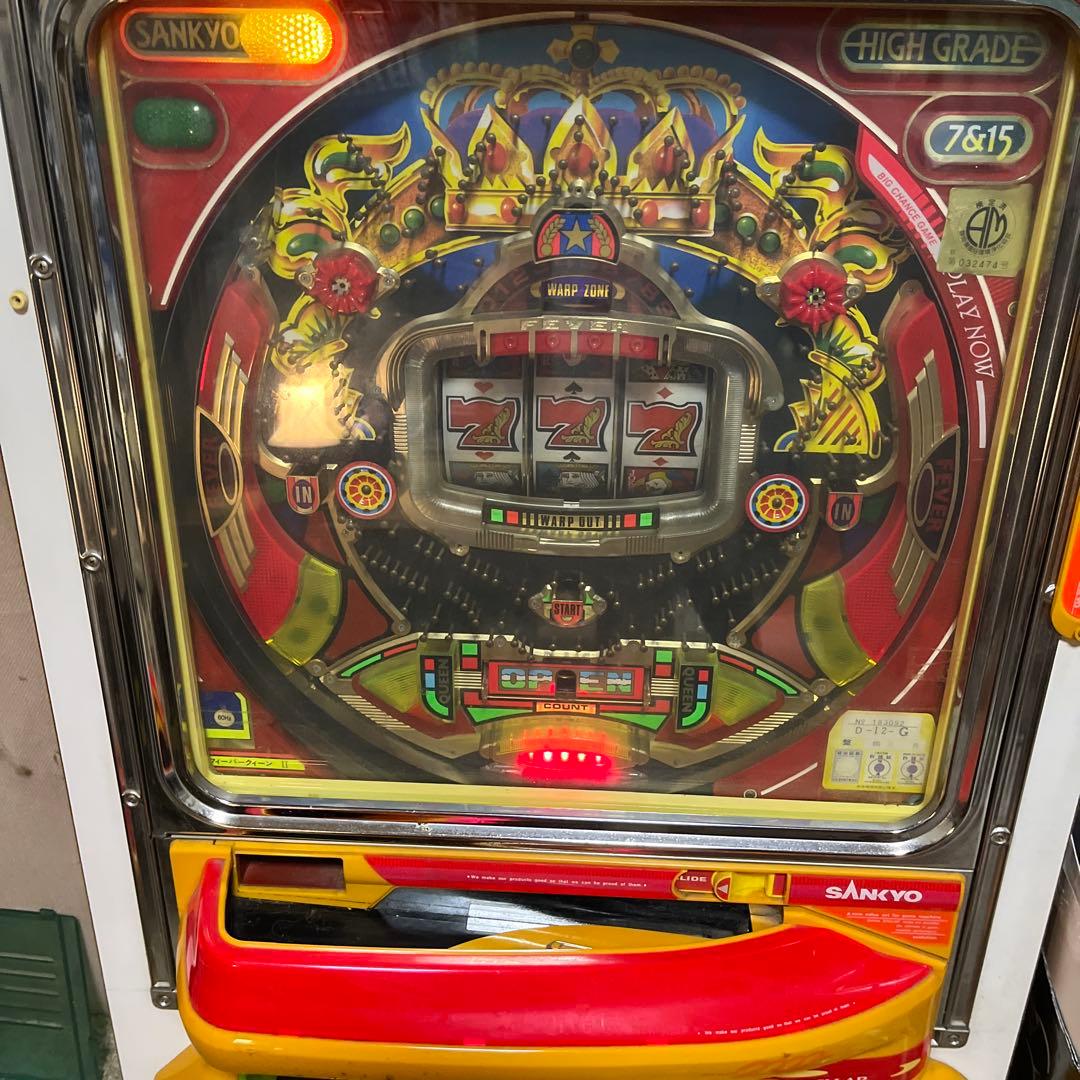 パチンコ実機　フィーバークイーン2 王冠セル