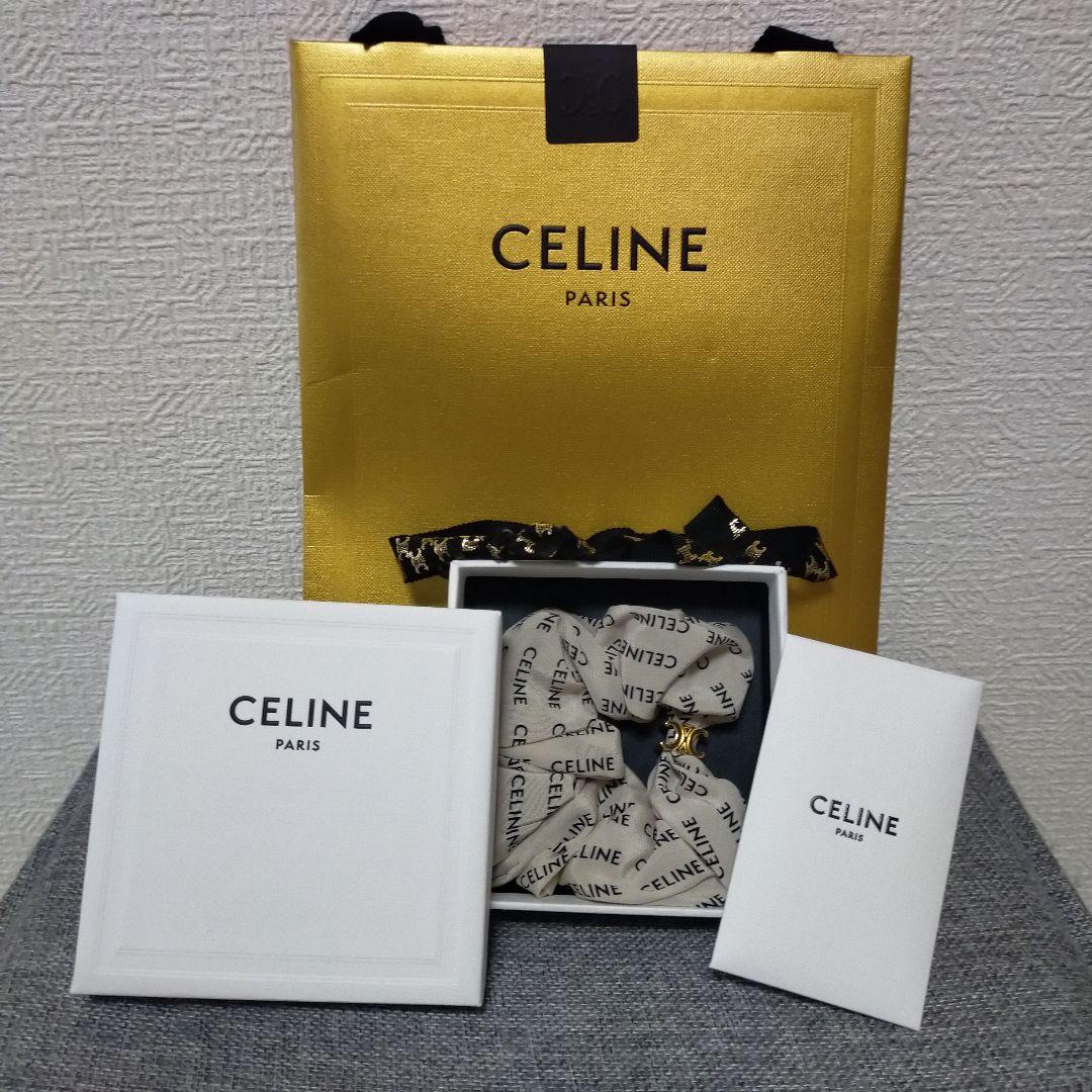 CELINE ロゴ入りシルクブローチ