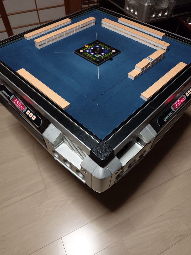 龍鳳！全自動麻雀卓！自動配牌！