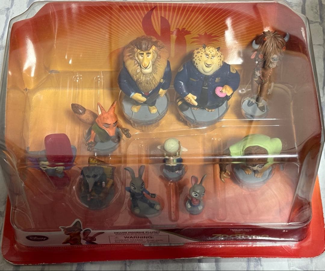 新品未開封ズートピア フィギュアセット ディズニーストア 公式