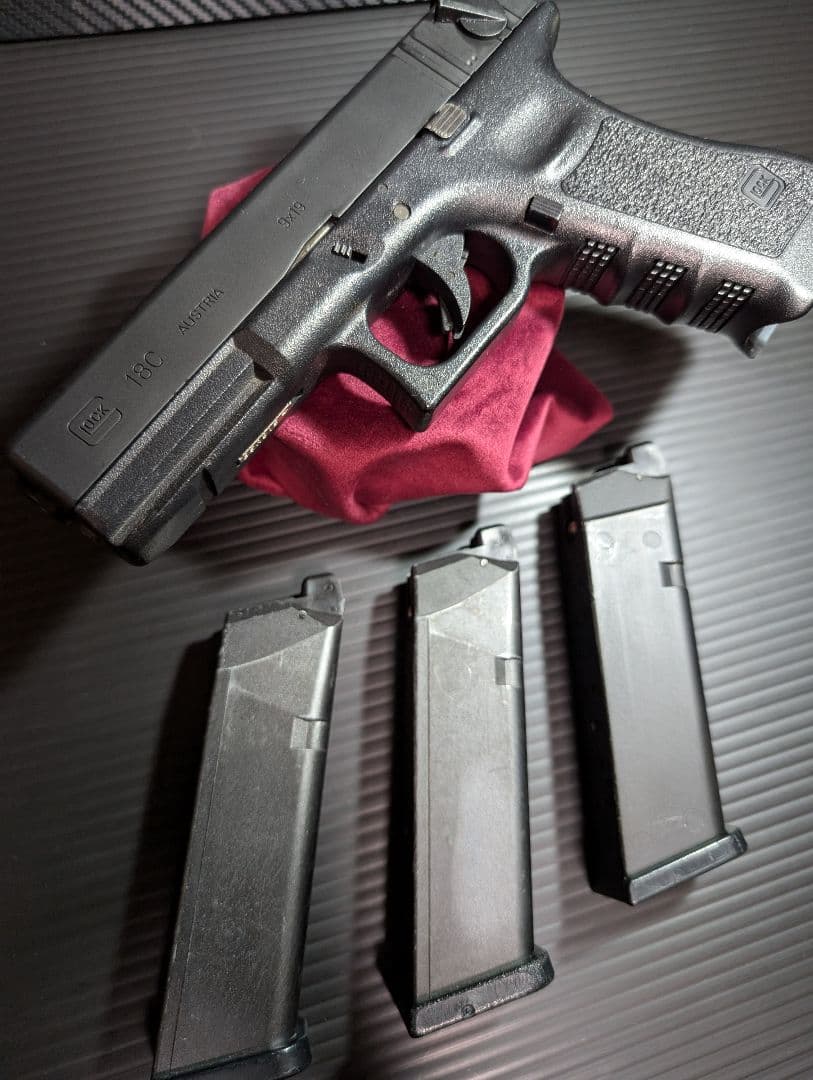 東京マルイ グロック18C 予備マガジン付き