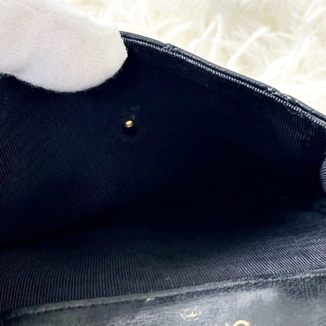 シャネル　CHANEL 二つ折り財布　ココマーク　ブラック　黒　レザー