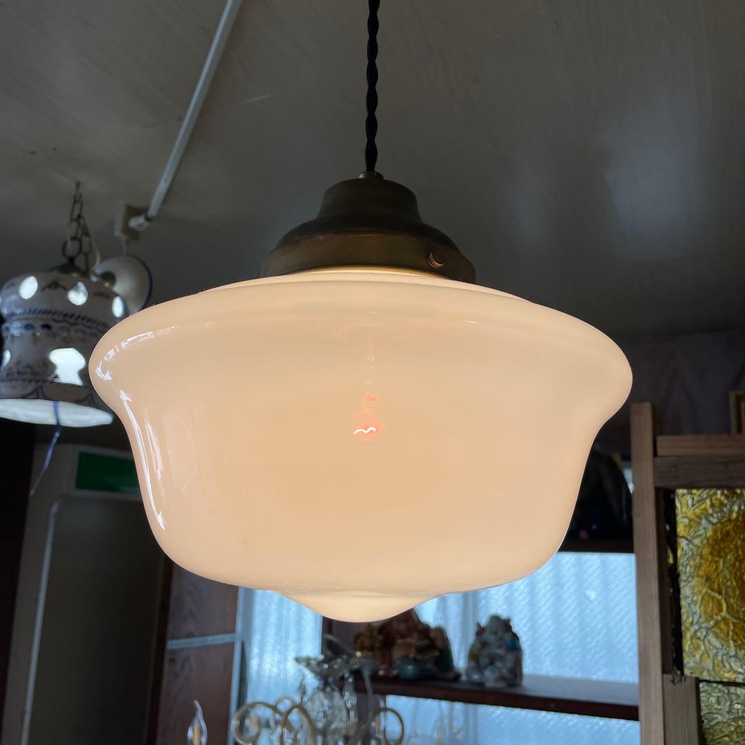 アンティーク・ミルクガラス天井吊り下げ ランプ