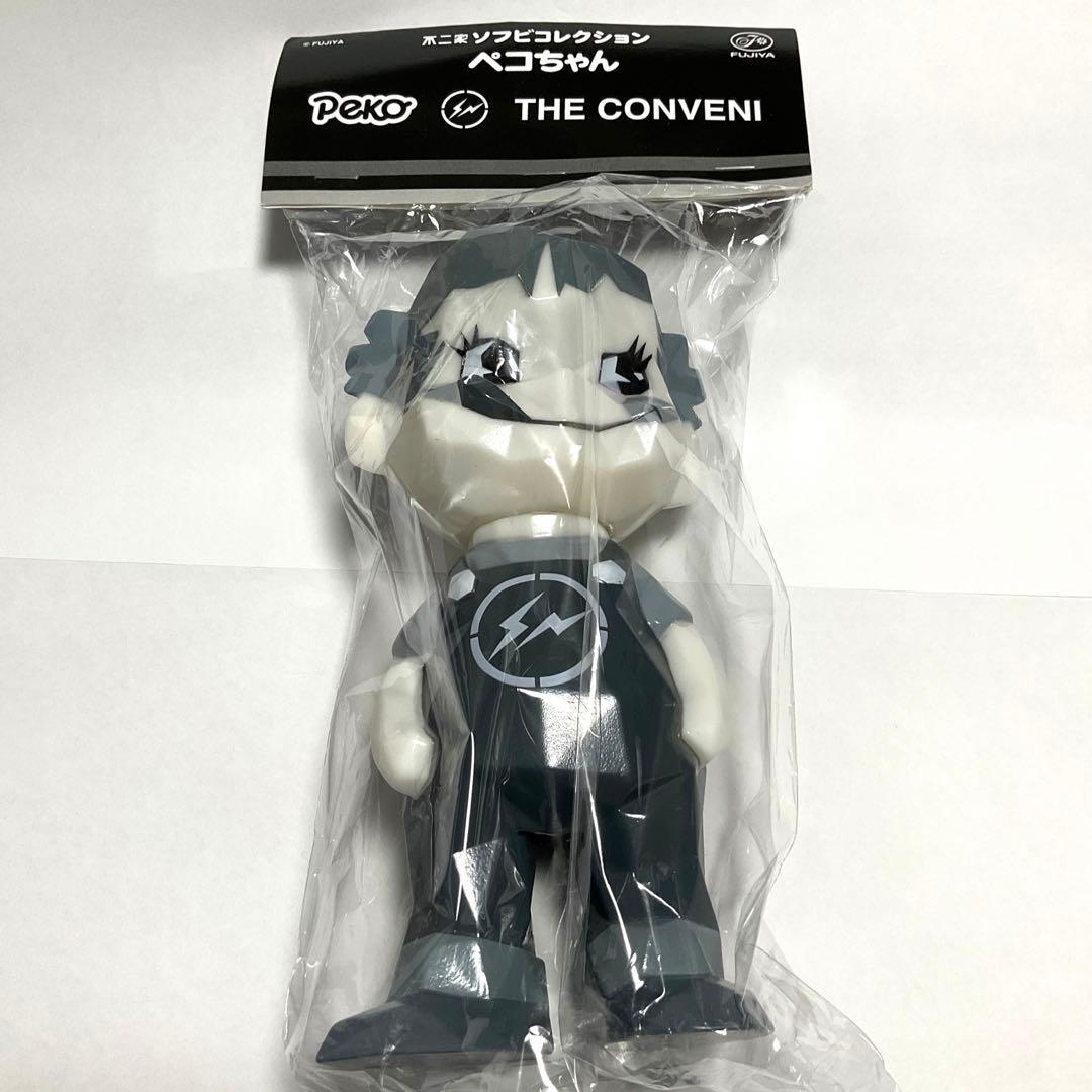 ソフビ　ペコちゃん　fragmentdesign（フラグメントデザイン）ポリゴン