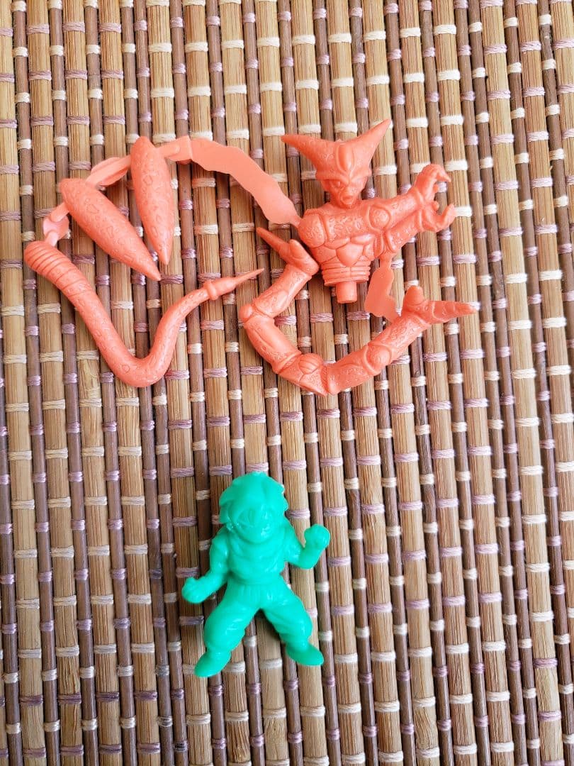 ドラゴンボール消しゴムバトルフィギュアパート2セル未切り橙　孫悟飯　緑　新品