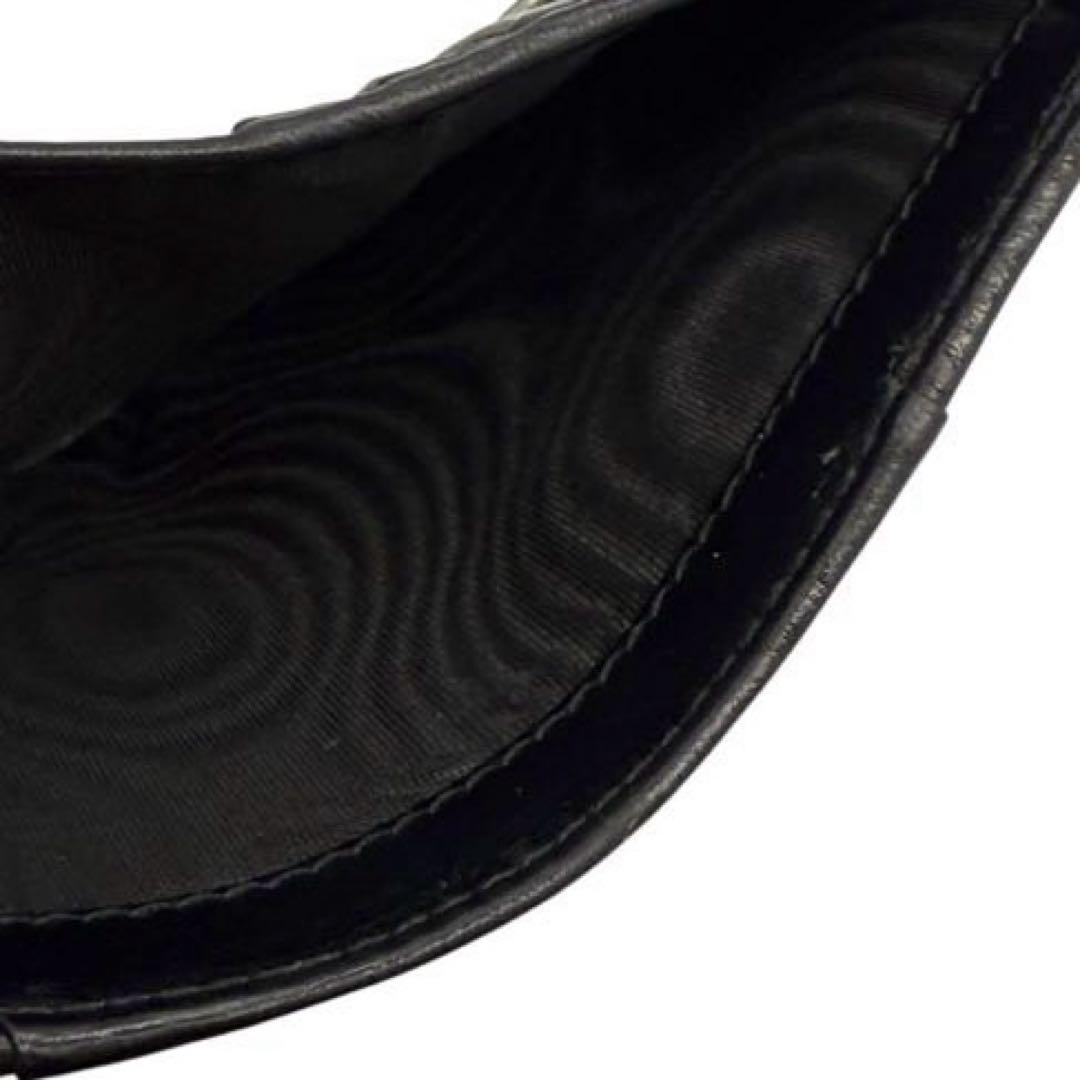 【正規品 美品】miumiuロゴ レザー 二つ折り財布 5MV204RFID搭載