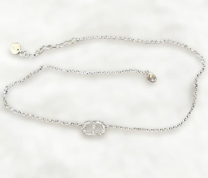 DIOR★ロゴ ネックレス シルバー