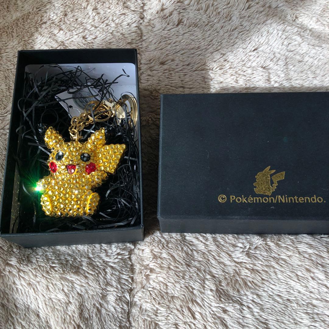 ポケモンセンター　シブヤ　初回盤　ピカチュウ スワロフスキー ピカチュウ