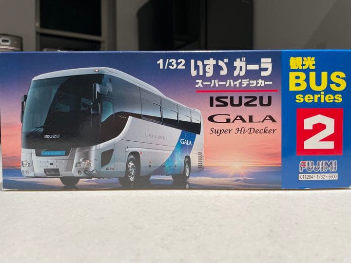 フジミ いすゞガーラスーパーハイデッカー 1/32