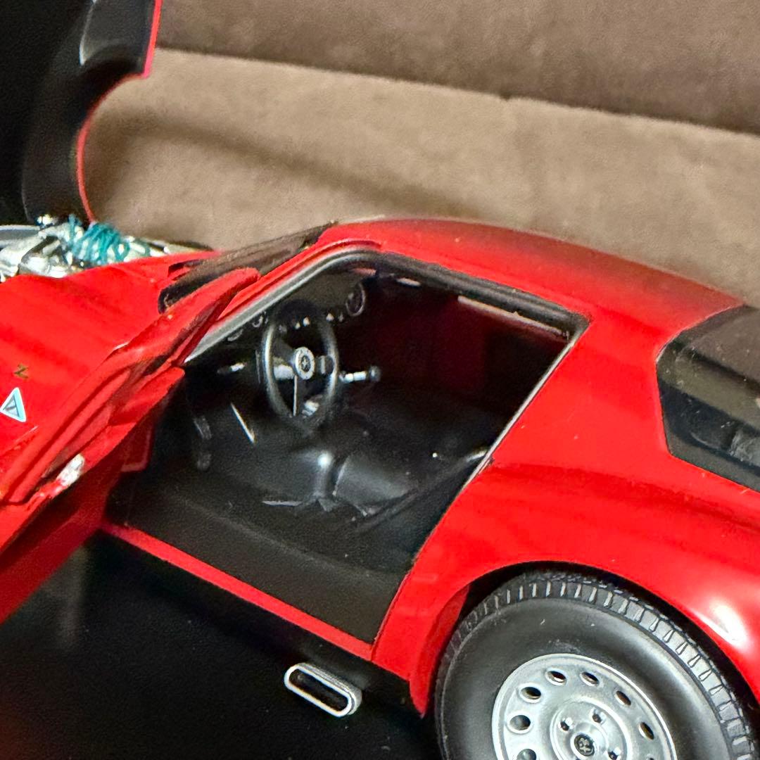 AUTOart Alfa Romeo TZ2 1965 ミニカー1:18