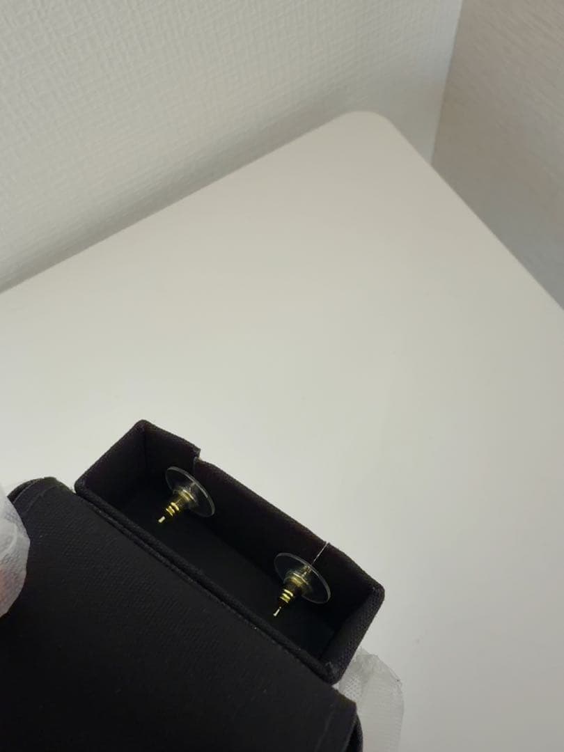 CHANEL ハート型ロゴピアス